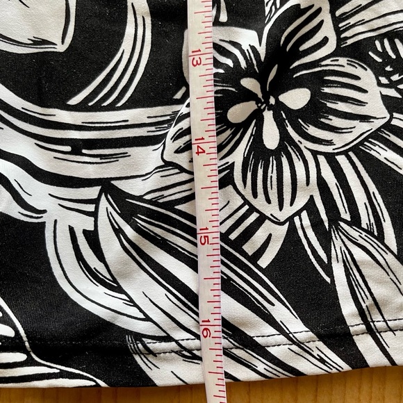 Beach House Adjustable Neckline Tankini Top, Size 10 - Picture 8 of 14